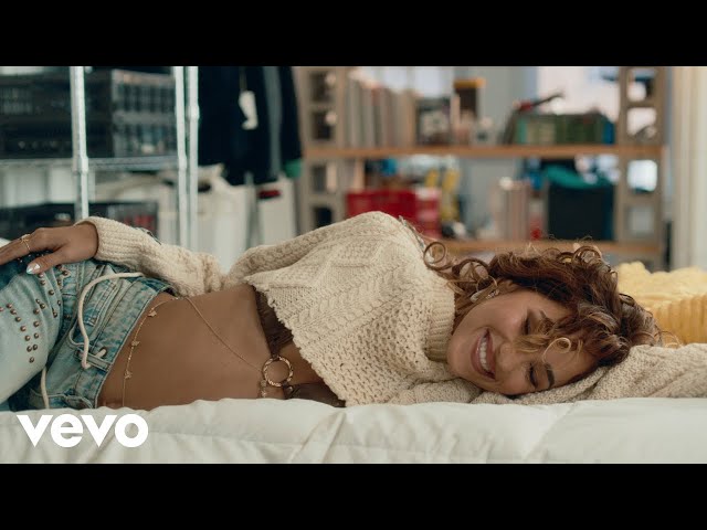 Skylar Simone - Shiver (Official Video)