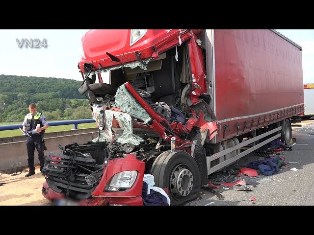 04.06.2019 - VN24 - (Teil2) - Truck salvage of the accident wreck on A1 near Schwerte