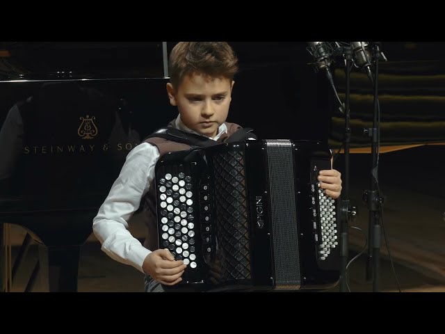 Vladislav Andreyevich Zolotaryov – Children Suite No. 1, Ksawery Widuch – accordion