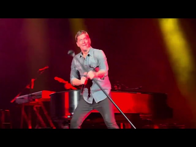 Rob Thomas “Fire On The Mountain” Live during his Sidewalk Angels Benefit Show at Hard Rock Hotel