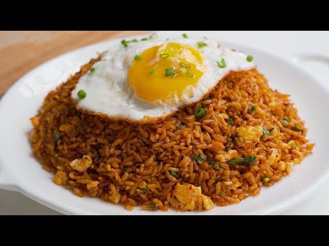 Spicy Egg Fried Rice in just 10 minutes 🔥