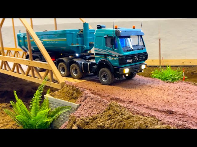 Amazing MERCEDES RC TRUCK and RC DIGGER at work!!