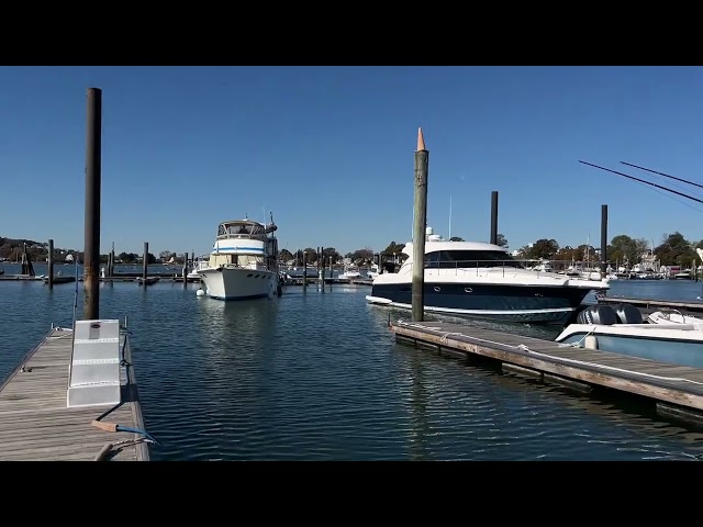 Solo!!!! BOAT docking Perfectly executed by new boat owner after 4 days of yacht training