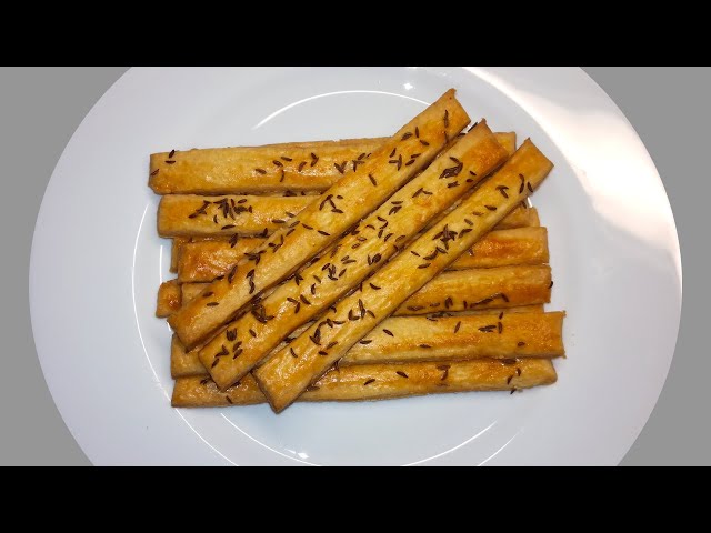 Baked sticks with garlic and parmesan.