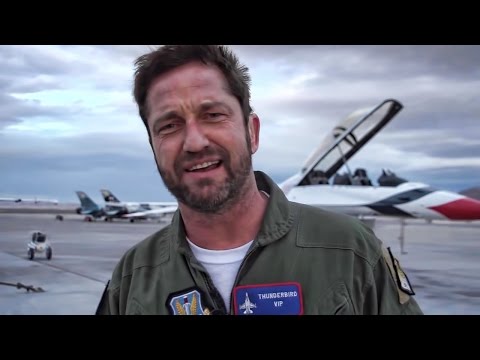Gerard Butler Flies With The U.S. Air Force Thunderbirds