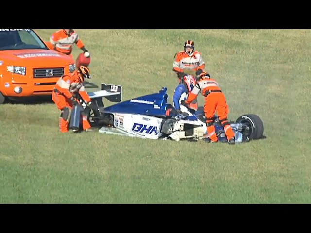 Big Crash at 2010 Indy Lights Drive Smart Buckle-Up Kentucky 100