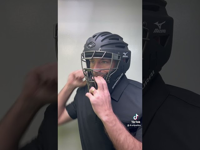 Mizuno Silver Samurai G4 Umpire Helmet