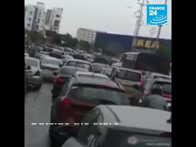 IKEA opens in Hyderabad, India: stampede-like situation, traffic jam go viral