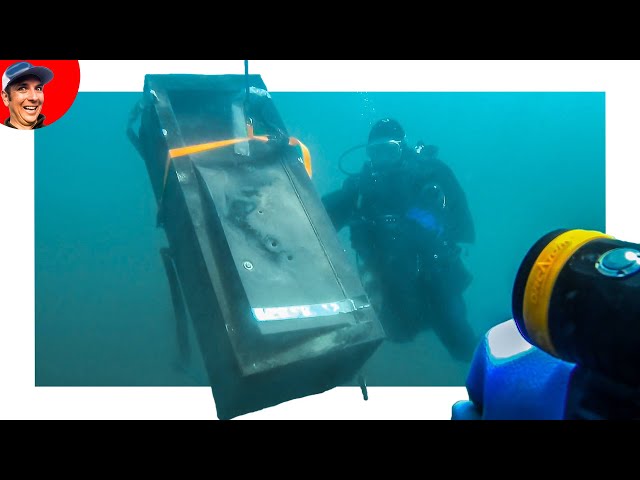 Found 2 GUNS in Safe While Scuba Diving in River! (Police Called)