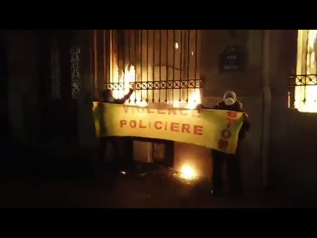 Frankreich-Paris: Rothschild Bank brennt