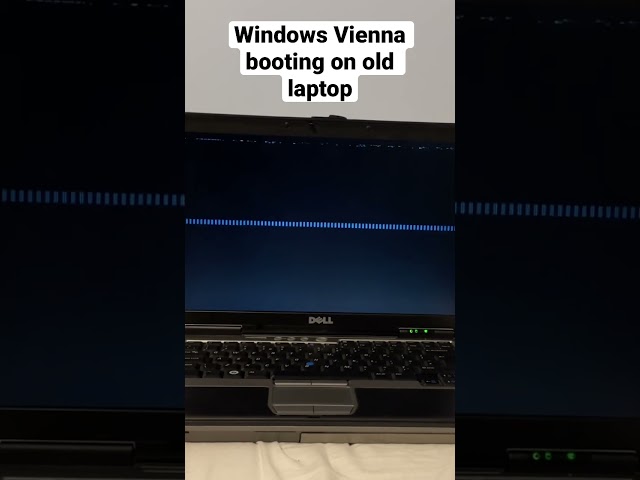 Windows Vienna booting up on ancient laptop from 2007