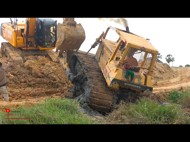 Incredible Komatsu D65P Stuck In Deep Mud Helping JCB JS 220 lc Excavator