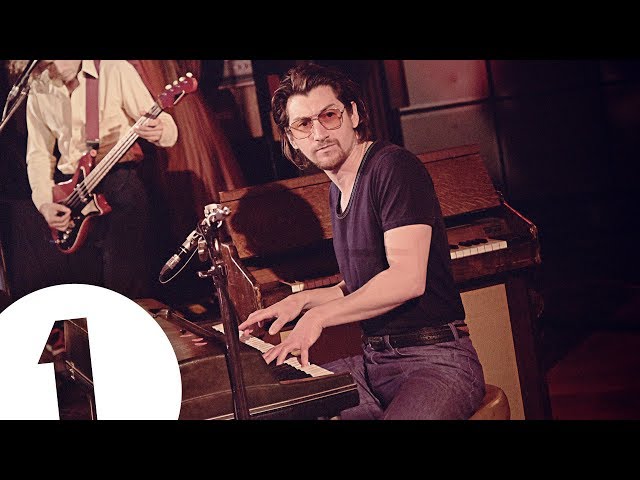 Arctic Monkeys – Four Out Of Five live at Maida Vale