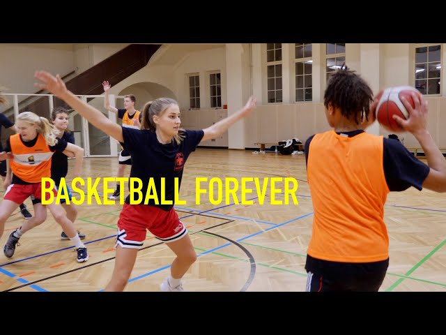 Basketball Forever – Jugendliche trainieren beim MTV München
