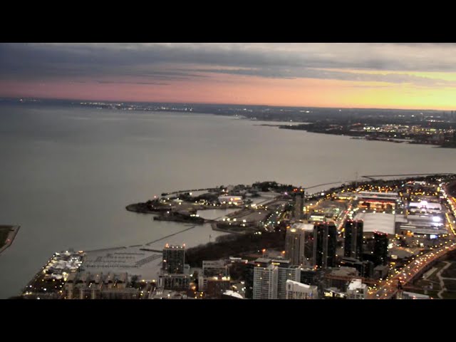 TIMELAPSE | Moon's shadow moves over Lake Ontario during solar eclipse