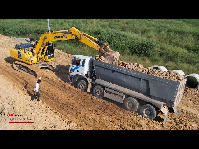 Extremely Excavator Getting Stuck In Pull Out Fails Of Carrying Land Dump Truck Hyundai