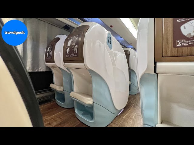 Trying Japan's Capsule Sleeper Night Bus from Osaka to Tokyo | REBORN