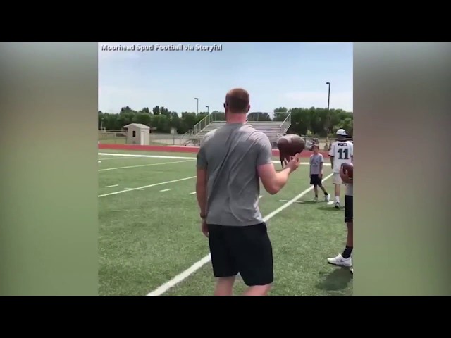 Carson Wentz throws 66-yard touchdown to Mississippi high school football player