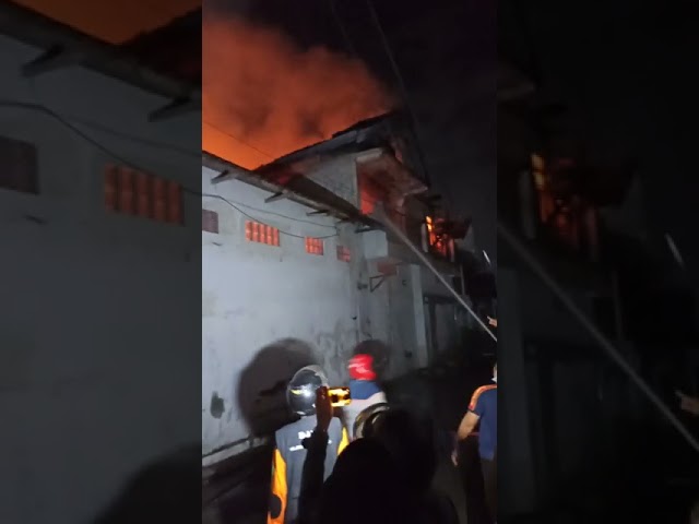 Kebakaran Toko Tekstil Jalan Sultan Agung Ponorogo