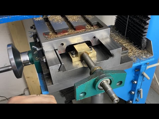 Replacing milling table leadscrew
