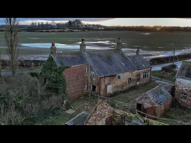 Unbelievable Abandoned House Frozen In Time With Everything Left Inside