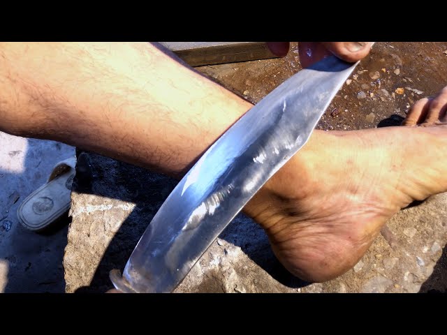 Knife Making - Knife Chopping Iron Very Easy, Powerful Survival Knife - Traditional Blacksmithing