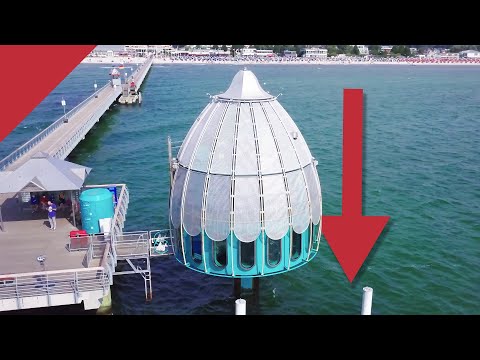 The diving gondola: a strange elevator to the ocean floor