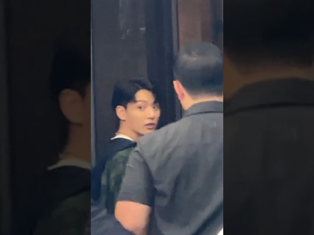 Jung Kook nice to wait for manager and look out for fans in NYC! #jungkook #jk #jeonjungkook #bts