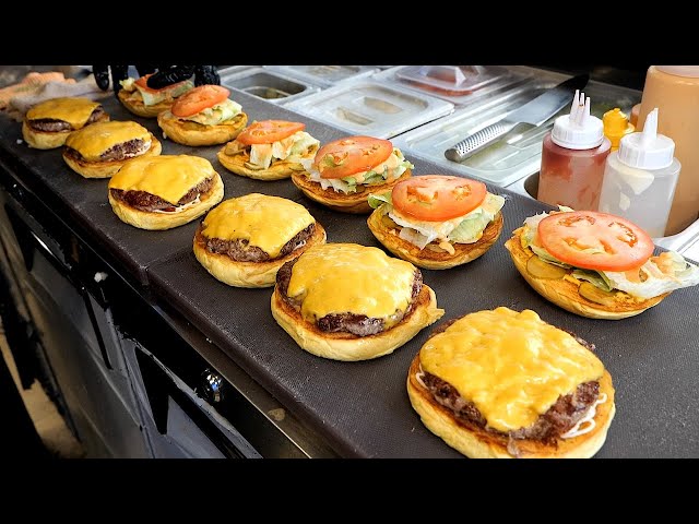 Amazing Street Burger! American Style Bacon Cheeseburger - Bangkok Barney's Burger