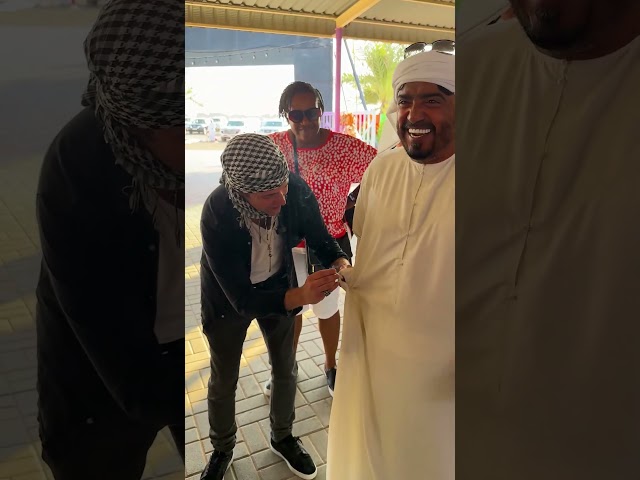 Cigarette magic on Middleeast man in UAE #cigarette #uae #middleeast #magic #ignite