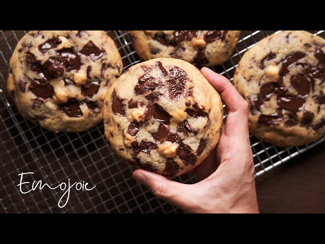The Best Soft Chocolate Chip Cookies Recipe | Emojoie