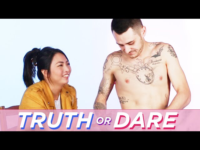 Blind Dates Play Truth Or Dare