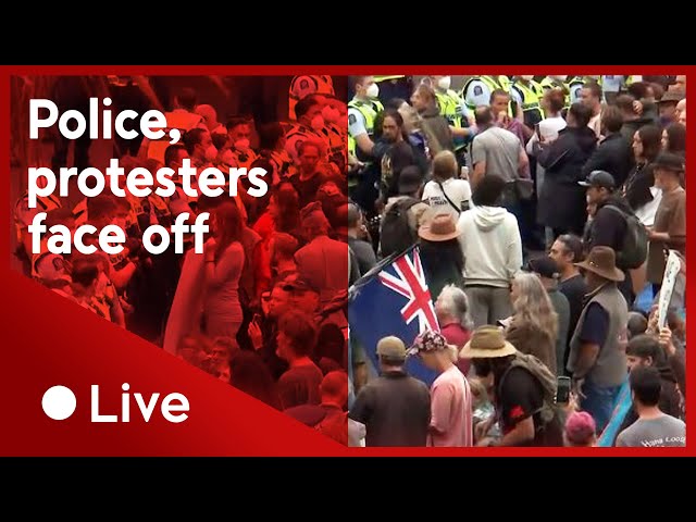 Full video: Police move in on anti-mandate protesters at Parliament grounds