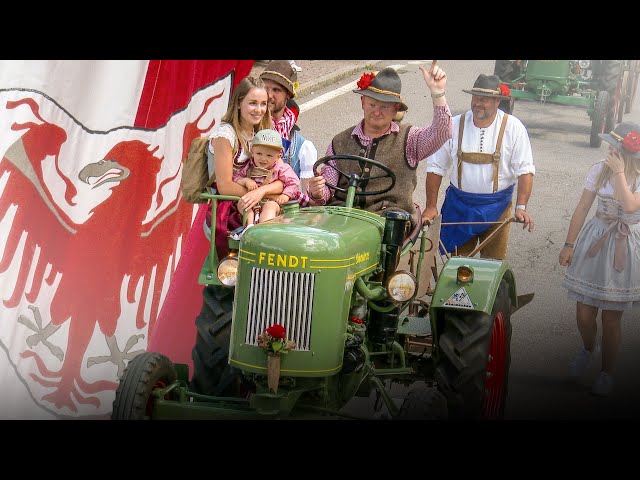 🚜 Großer Festumzug beim "Pfarrlinga Kirschta" 2023, Niederolang - Südtirol