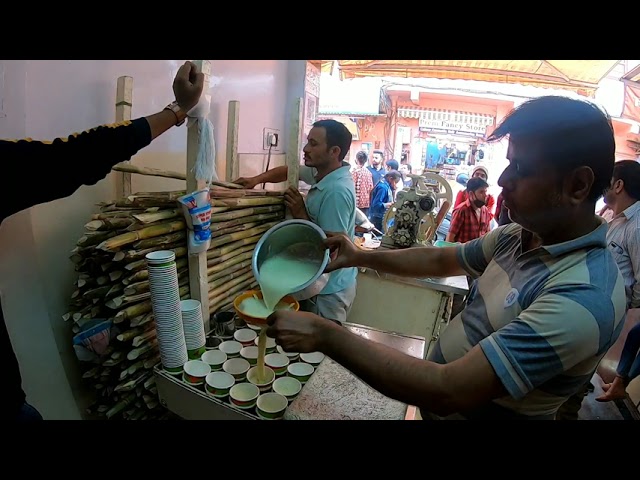 This is the OLDEST SUGARCANE JUICE shop in Rajasthan | UNIQUE SUGARCANE JUICE Making