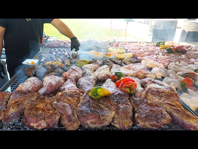 Huge Street Foods in Italy  Bull Meat, Angus, Ribs, Sausages, 'Puccia' & more Food