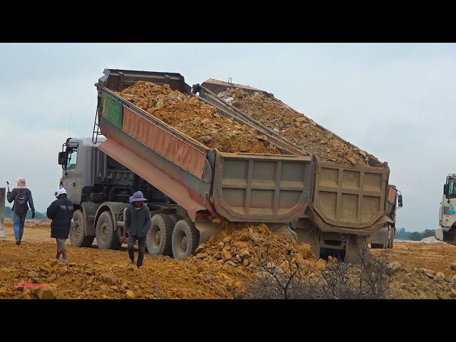 Power Stronger Faster Truck Dumper Soil Spread Partner Work Operating Komatsu Bulldozer