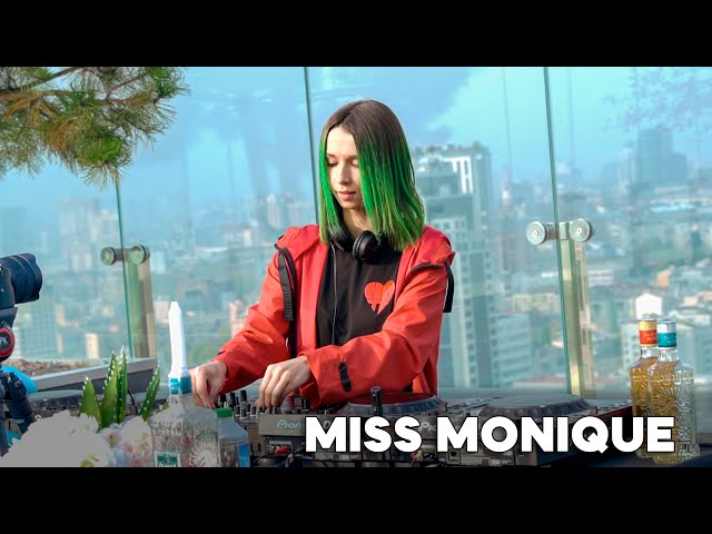 Miss Monique - Live @ Radio Intense 02.11.2020 [Progressive House/Melodic Techno DJ Mix]