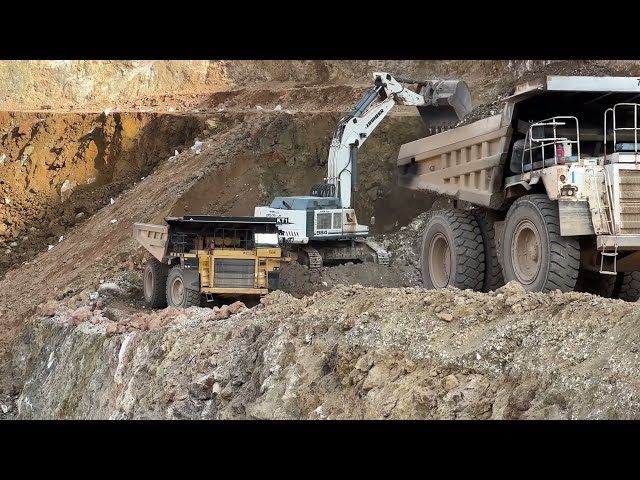 Liebherr 984 Excavator Loading Caterpillar 777 Dumpers - Sotiriadis/Labrianidis Mining Works - 4k