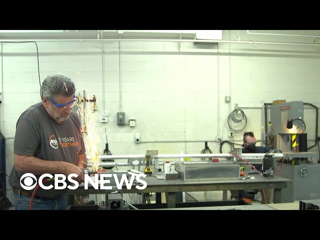 Small business tries four-day work week and more | Eye on America