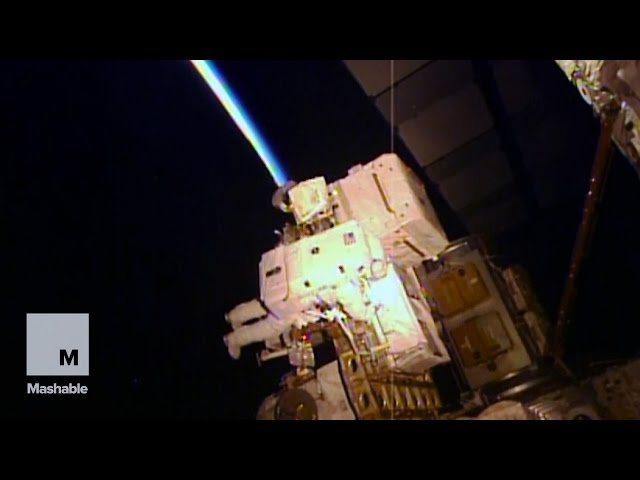 Astronaut Scott Kelly Takes First Spacewalk | Mashable News