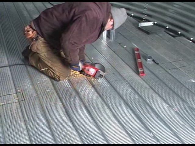 Sukup Floor and Unload installation video