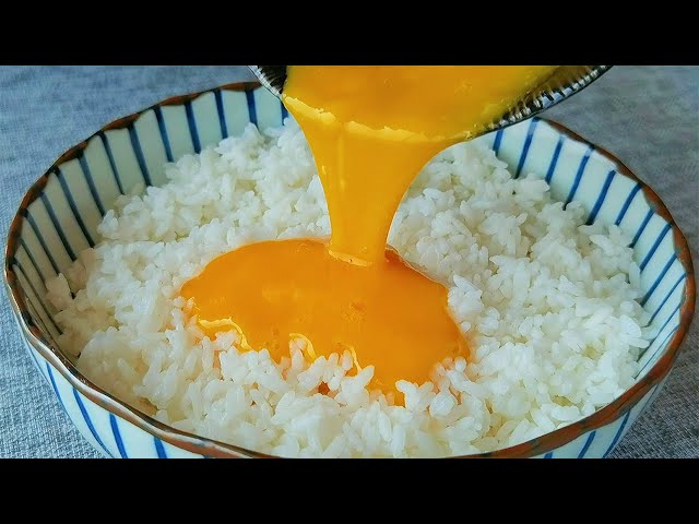 Fried rice with eggs, fried eggs or fried rice first