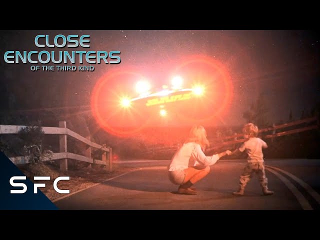 The BEST UFO Chase Scene EVER! | Close Encounters Of The Third Kind