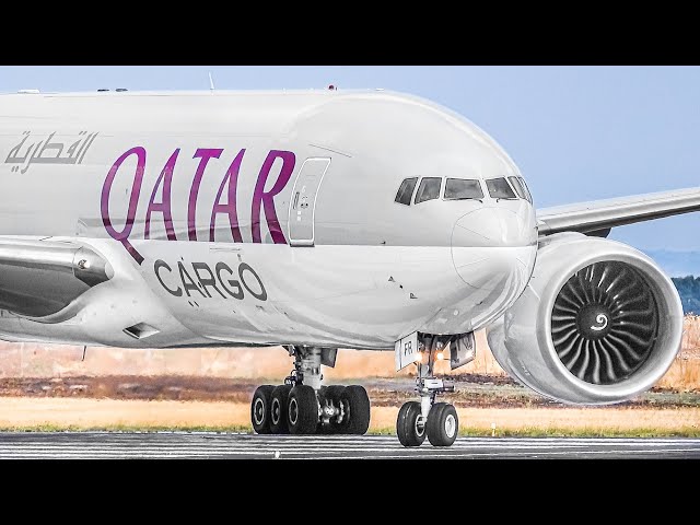 25 MINUTES of CLOSE UP TAKEOFFS and LANDINGS at MELBOURNE Airport Avalon [AVV/YMAV]