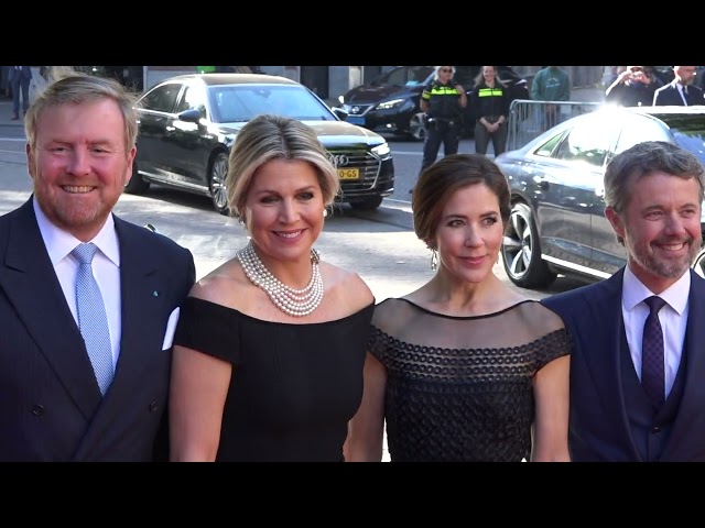 Crown Princess Mary makes a perfect deep curtsy for Dutch royal couple