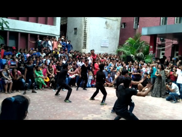 Rajdhani college dance group performance 2