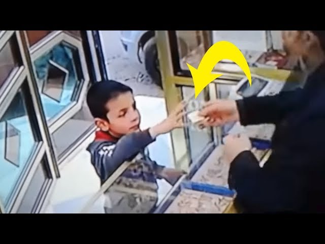 Child Entering A Jewelry Shop To Buy A Gift For His Mother What Happend Next  Will Make You Cry !
