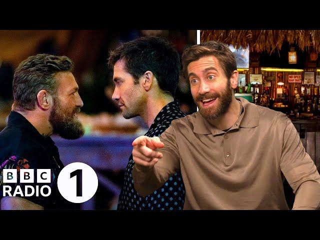 “What is going on!?” 😆 Jake Gyllenhaal on his big Road House fight with Conor McGregor