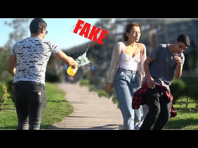 🔥Crazy guy on street prank #6😲  -AWESOME REACTIONS  😲🔥